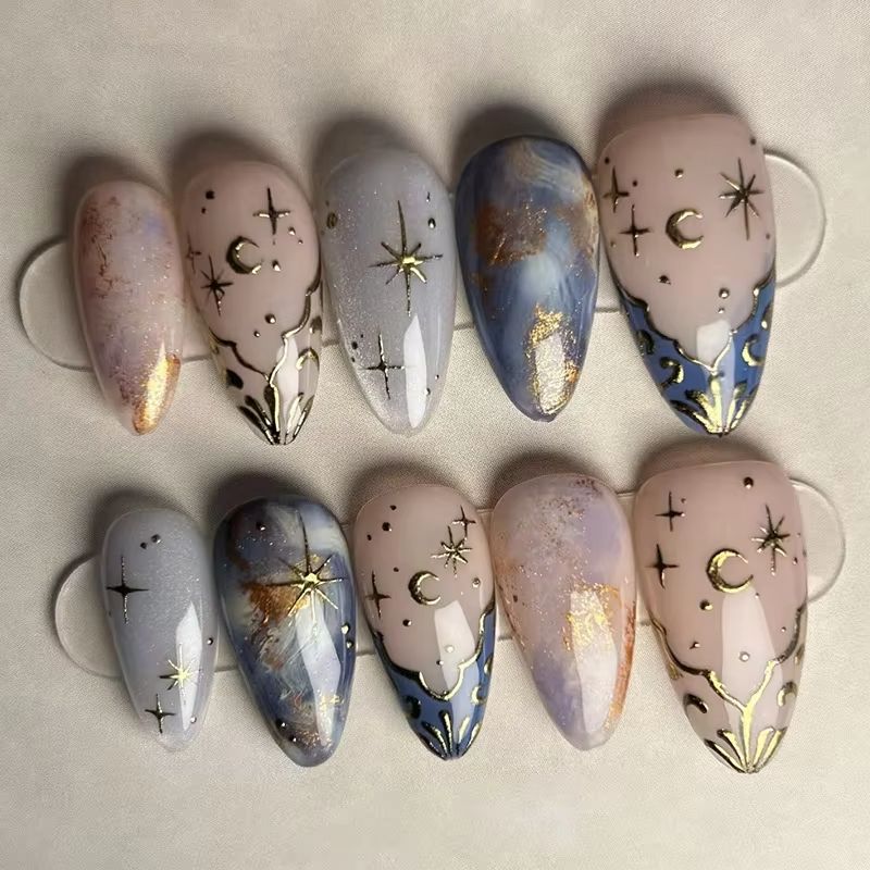 Nail Art French Nails - 24 ชิ้นสั้นอัลมอนด์เล็บชุดเต็มรูปแบบ Star Moon Wave ภาษาฝรั่งเศสคํา