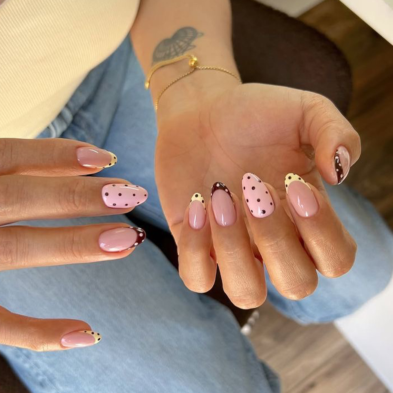 Nail Art Pink - ชุดเล็บปลอมทรงอัลมอนด์ 24 ชิ้น ลายจุดเต็มเล็บ สีชมพูนู้ด สไตล์ฝรั่งเศส