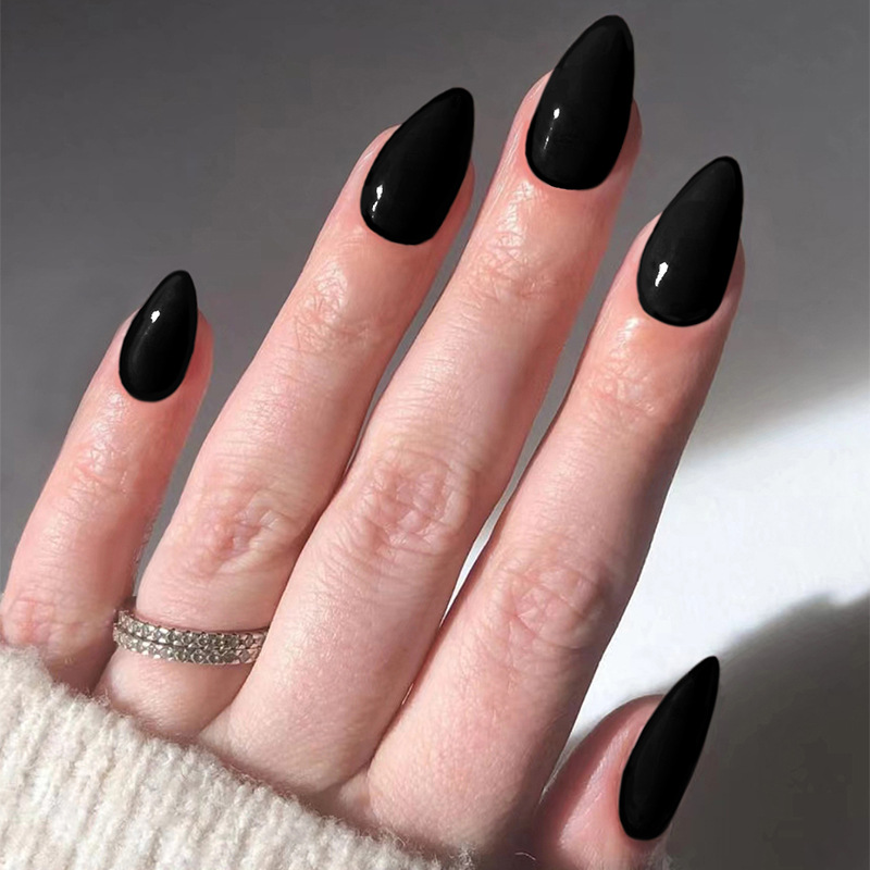 Nail Art Simple - ชุดเล็บปลอมสีพื้น 24 ชิ้น สีแดง ปลายเล็บแบบเต็ม ทรงอัลมอนด์สั้น