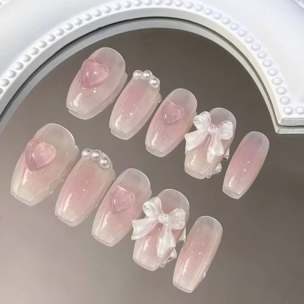 Nail Art Pink - เล็บปลอมสีชมพูหวานสไตล์เจ้าหญิง น่ารัก ถอดออกได้ ทำมือ งานศิลปะตกแต่งเล็บ Y2K