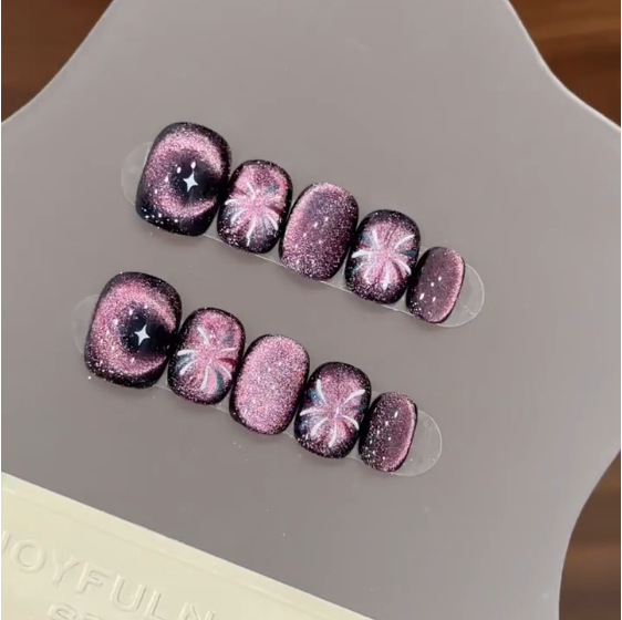 Nail Art Simple - เล็บปลอมสีม่วงแบบกดติด หัวกลมสั้น 10 ชิ้น พร้อมลายตาแมววิ้งๆ ชุดเล็บเรียบง่ายแบบถอดได้