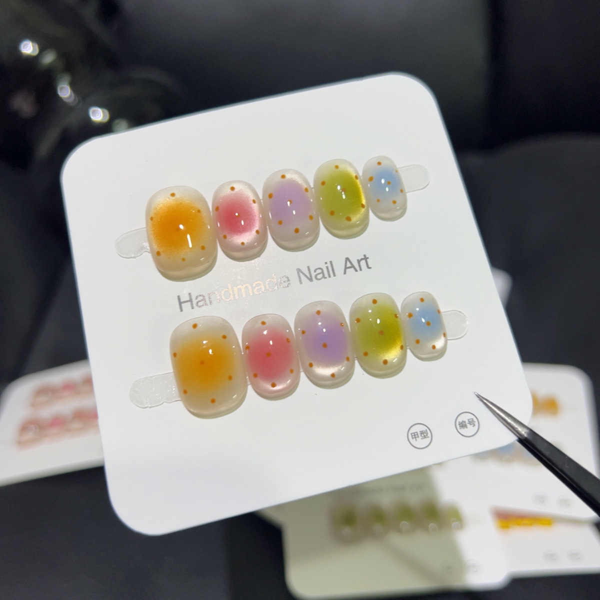 เล็บปลอมแบบกดติด 10 ชิ้น สีสัน - Nail Art Glossy บทวิจารณ์และราคา