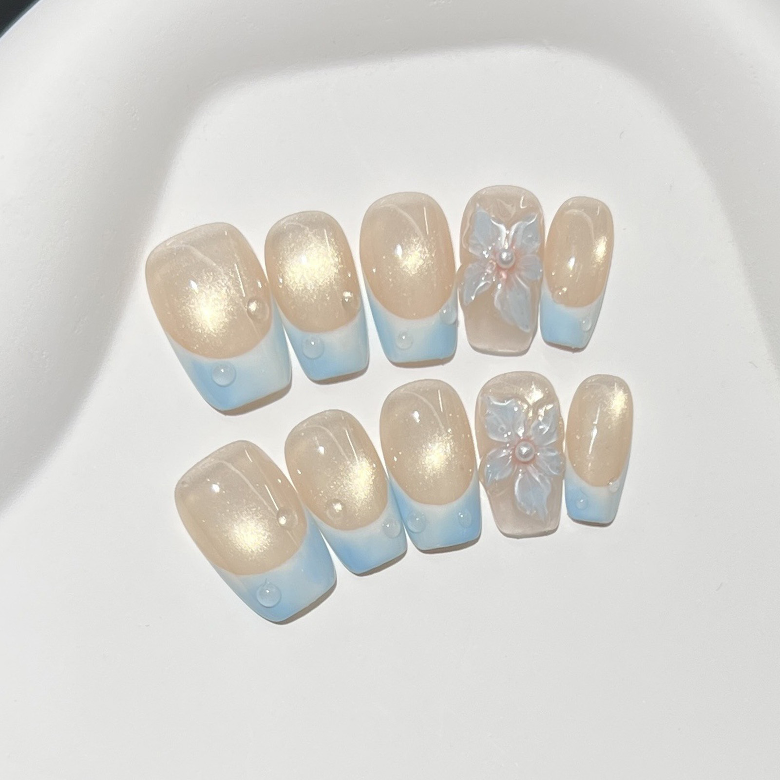 เล็บปลอมแบบกดติด 10 ชิ้น สีฟ้า - Nail Art Glossy บทวิจารณ์และราคา