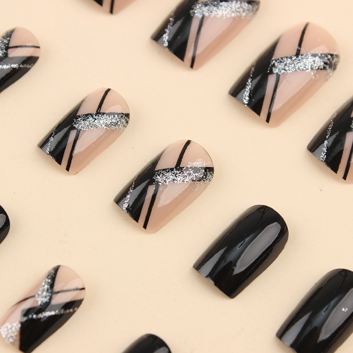 เล็บปลอมสั้นสีดำแบบกดติด 24 ชิ - Nail Art Simple บทวิจารณ์และราคา