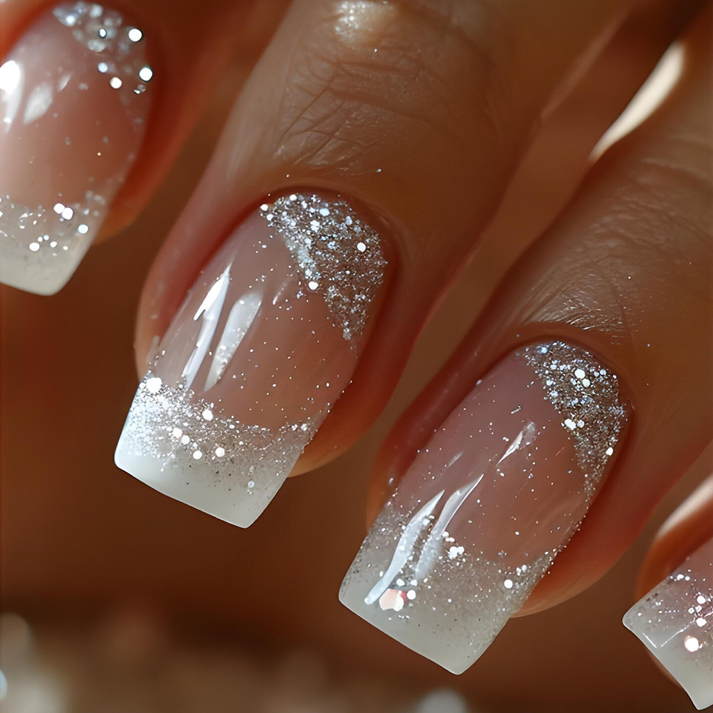 ชุดเล็บปลอมทรงเหลี่ยมขนาดกลาง  - Nail Art French Nails บทวิจารณ์และราคา
