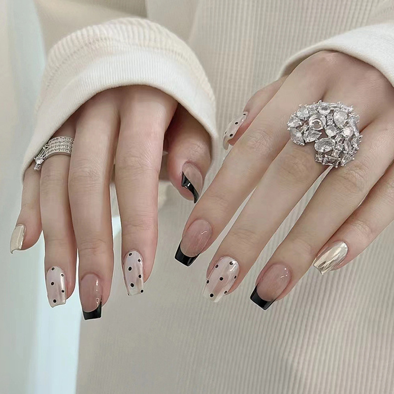 เล็บปลอมแบบกดติด 24 ชิ้น ขนาดก - Nail Art Simple บทวิจารณ์และราคา