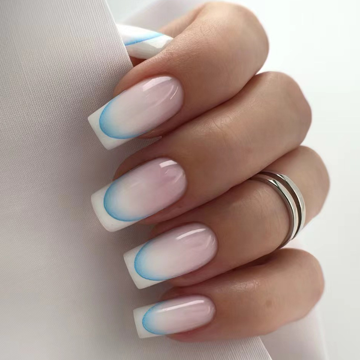 เล็บปลอมสำเร็จรูป 24 ชิ้น สไตล - Nail Art Simple บทวิจารณ์และราคา