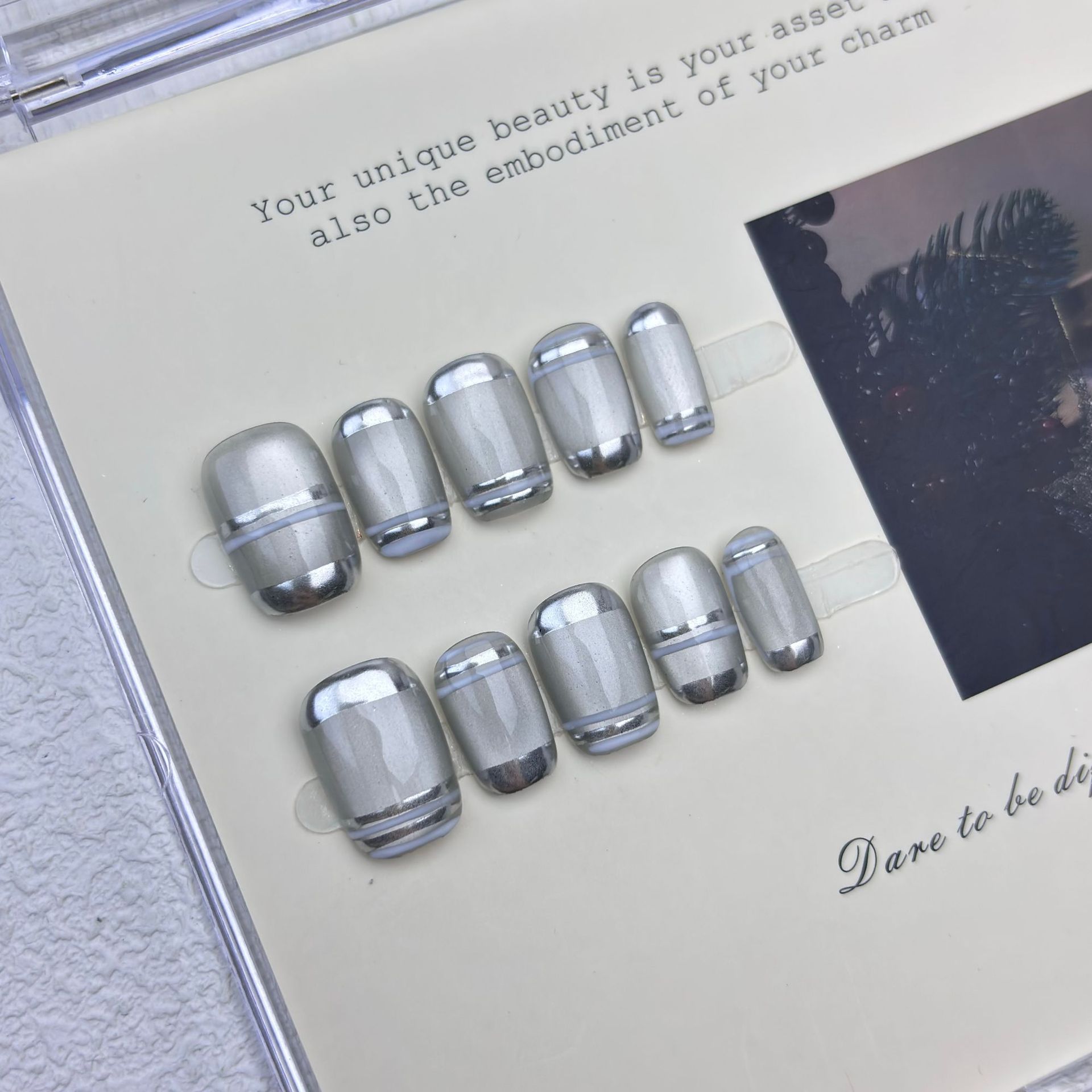เล็บปลอมแบบกดติด 10 ชิ้น สีโคร - Nail Art Glossy บทวิจารณ์และราคา