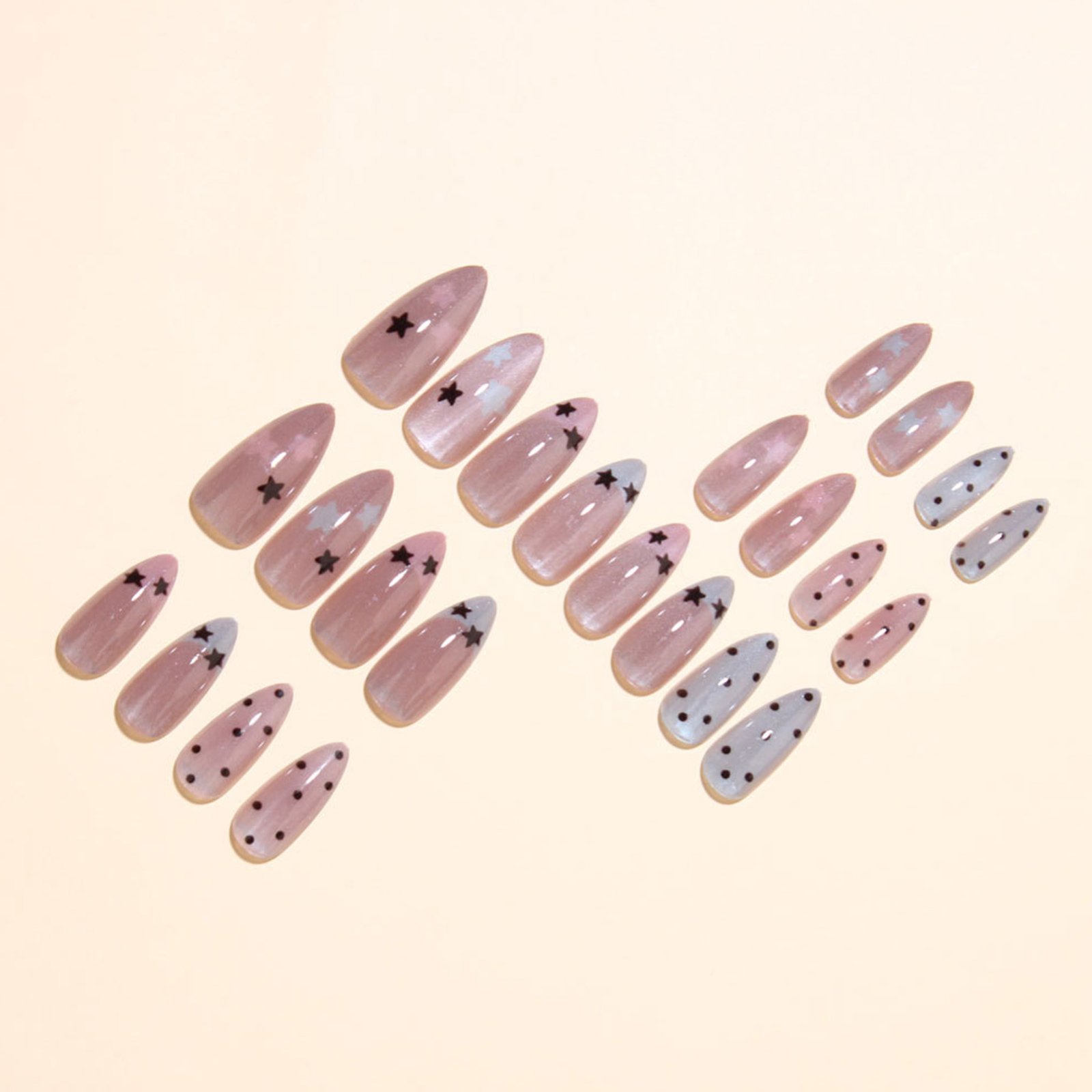 เล็บปลอมสีชมพูนู้ดทรงอัลมอนด์  - Nail Art Glossy บทวิจารณ์และราคา